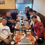 中日根尾昂さん、豪華メンバーと福井で蟹を満喫