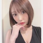 【芸能】キャバ嬢に転身した元「欅坂４６」志田愛佳、清楚系から激変！　大胆衣装で色っぽ顔「めちゃ可愛い」