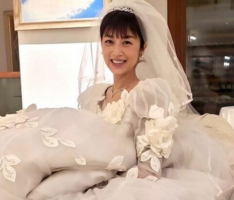 【芸能】高岡早紀、美しいウェディングドレス姿を披露