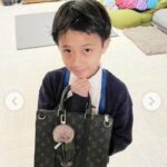 【芸能】團十郎　ヴィトンから大量の贈り物→９歳長男に「台本」用にとトートバッグ、１１歳娘に宝石箱プレゼント