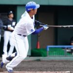 中日鵜飼、今季第1号ツーランホームラン！