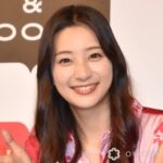 【芸能】足立梨花、美尻あらわな大胆露出「履いてる?」「神々しい」「美しすぎる…まるで妖精のよう」