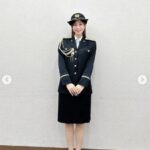 「逮捕されたい！」鷲見玲奈アナが警察官制服姿で魅了するファン続出