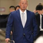 中日中田翔さん、ド派手な金髪丸刈りで沖縄入り